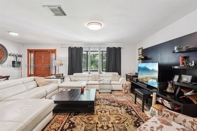 Beautifully updated 3-bedroom, 3-bath home located in the - photo 10