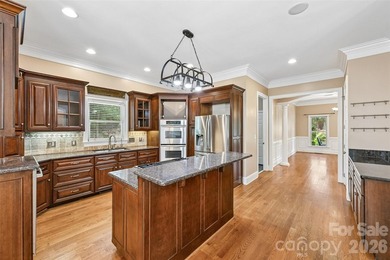 Experience the best of Ardrey Acres living in this picturesque - photo 2