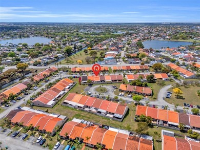 Highly sought-after Somerset Villas community in West Kendall! - photo 3