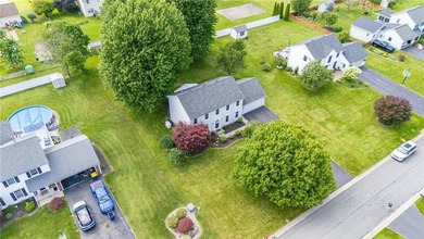 Don't miss this beautifully maintained 3-bdrm, 2.5-bath - photo 8