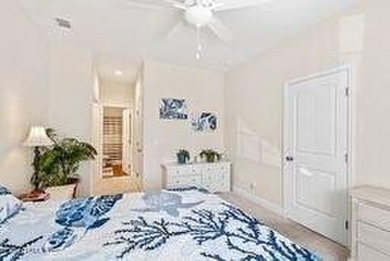 Like-new, beautifully furnished corner townhouse offering 3 - photo 7