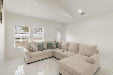Modern Farmhouse on a Corner Lot, walking Distance to the Boat - photo 9