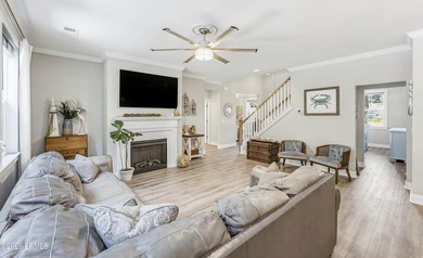 Beautifully set on a private, wooded lot in the sought-after - photo 8