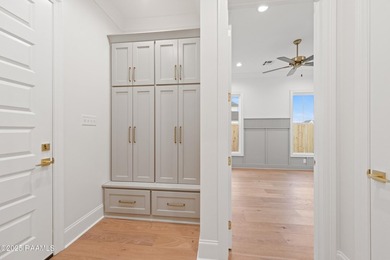 Prepare to be WOWED! 207 Crossbill Drive features 4 bedrooms, 3 - photo 23