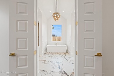 Prepare to be WOWED! 207 Crossbill Drive features 4 bedrooms, 3 - photo 33