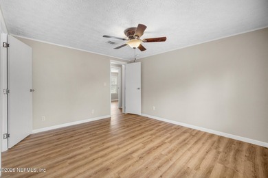 Think BIG - This Updated Mobile Home has: 4 bedrooms 3 bathrooms - photo 46