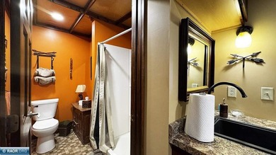 Retreat To Renowned Historic Bed & Breakfast, Vermilion Park Inn - photo 12