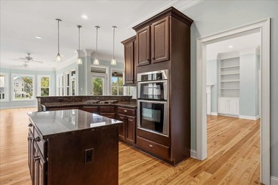 This stunning 3,500 sq.ft. residence is move-in ready, offers - photo 13