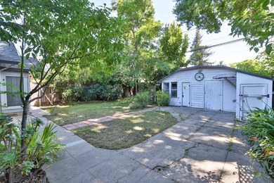 A classic Craftsman brimming with character, this 3-bedroom - photo 18
