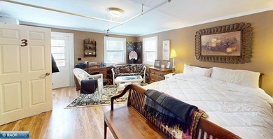 Retreat To Renowned Historic Bed & Breakfast, Vermilion Park Inn - photo 18