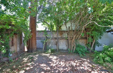 A classic Craftsman brimming with character, this 3-bedroom - photo 19