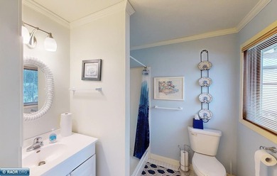Retreat To Renowned Historic Bed & Breakfast, Vermilion Park Inn - photo 23