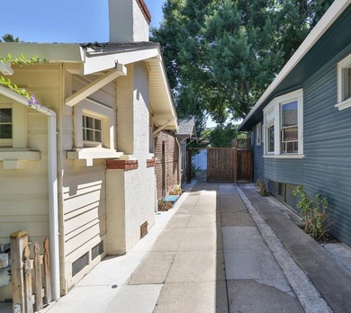 A classic Craftsman brimming with character, this 3-bedroom - photo 24