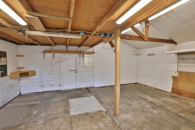 A classic Craftsman brimming with character, this 3-bedroom - photo 25