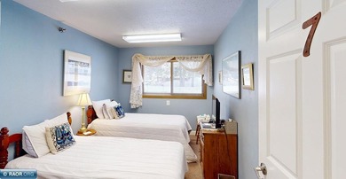 Retreat To Renowned Historic Bed & Breakfast, Vermilion Park Inn - photo 29