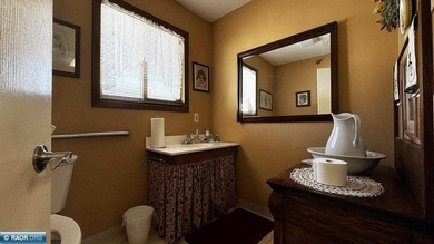 Retreat To Renowned Historic Bed & Breakfast, Vermilion Park Inn - photo 31