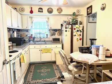 Incredible Opportunity to Create Your Dream Home! This super - photo 2