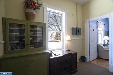 Retreat To Renowned Historic Bed & Breakfast, Vermilion Park Inn - photo 39