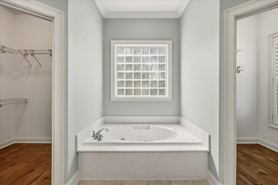 This stunning 3,500 sq.ft. residence is move-in ready, offers - photo 43