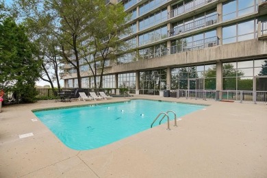 LOCATION! LOCATION! LOCATION! Close to professional schools and