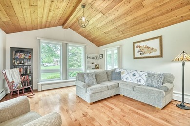 Welcome to 395 Ridgemont Drive, a beautifully maintained brick - photo 10