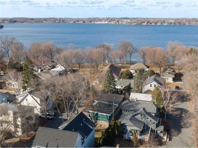 Lake Minnetonka Home Sale Pending in Woodland Minnesota