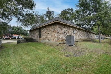 Prime Office Space in the Heart of DeSoto-580 N. Hampton Rd