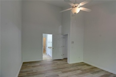 Charminig 3 bedroom / 2.5 bathroom traditional styled home is - photo 21
