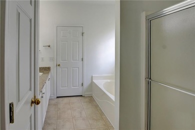 Charminig 3 bedroom / 2.5 bathroom traditional styled home is - photo 25