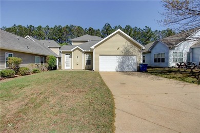 Charminig 3 bedroom / 2.5 bathroom traditional styled home is - photo 31