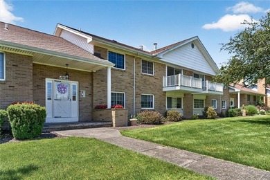 If you desire a ranch style home, but want less maintenance and - photo 2