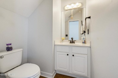 Beautiful Battery Point home with double porches and excellent - photo 7