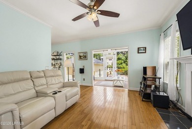 Beautiful Battery Point home with double porches and excellent - photo 9