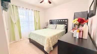 Welcome to this very well kept four-bedroom, two-bathroom - photo 11