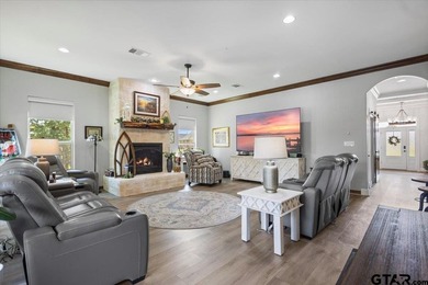 Experience the perfect blend of luxury, comfort, and - photo 12