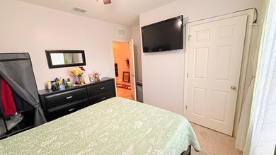 Welcome to this very well kept four-bedroom, two-bathroom - photo 12