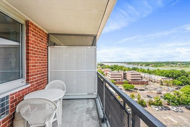 Welcome to your next home at Lakeside Towers! This spacious - photo 15