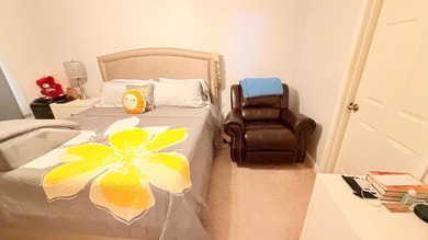 Welcome to this very well kept four-bedroom, two-bathroom - photo 24