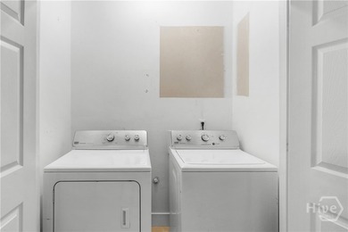 Welcome home to this beautifully remodeled 2-bedroom, 2-bathroom - photo 25