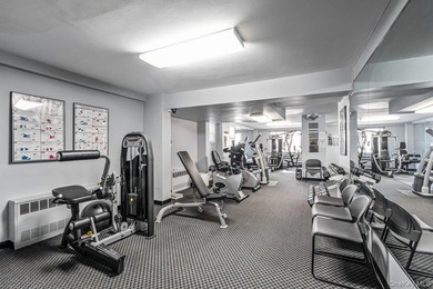 Welcome to your next home at Lakeside Towers! This spacious - photo 26