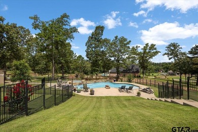 Experience the perfect blend of luxury, comfort, and - photo 31