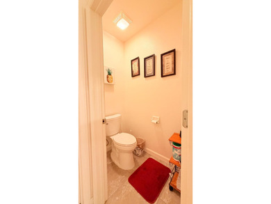 Welcome to this very well kept four-bedroom, two-bathroom - photo 31