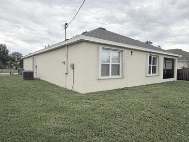 Welcome to this very well kept four-bedroom, two-bathroom - photo 38