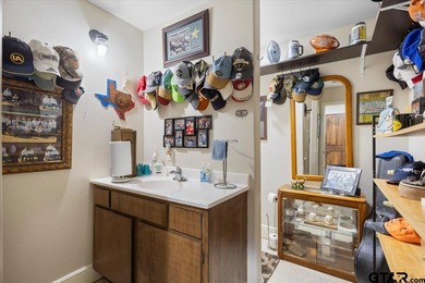Experience the perfect blend of luxury, comfort, and - photo 40