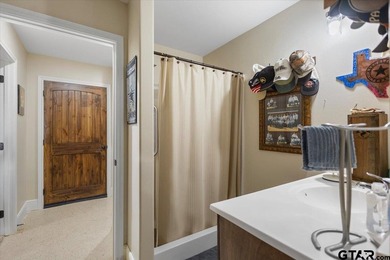 Experience the perfect blend of luxury, comfort, and - photo 41
