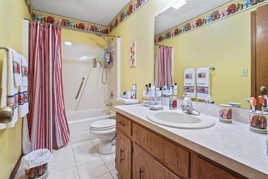 This is a beautifully maintained and updated 3 bed 2 bath home - photo 42