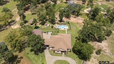 Experience the perfect blend of luxury, comfort, and - photo 46