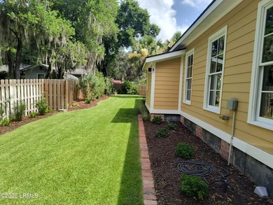 Beautifully renovated Three Bedroom 2 Bath home in downtown - photo 3