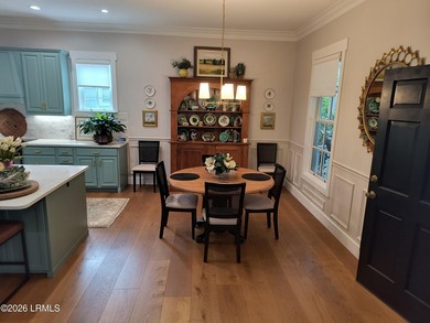 Beautifully renovated Three Bedroom 2 Bath home in downtown - photo 6