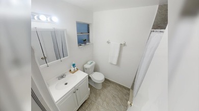 Welcome to this waterfront single-story residence in the Kenwood - photo 23